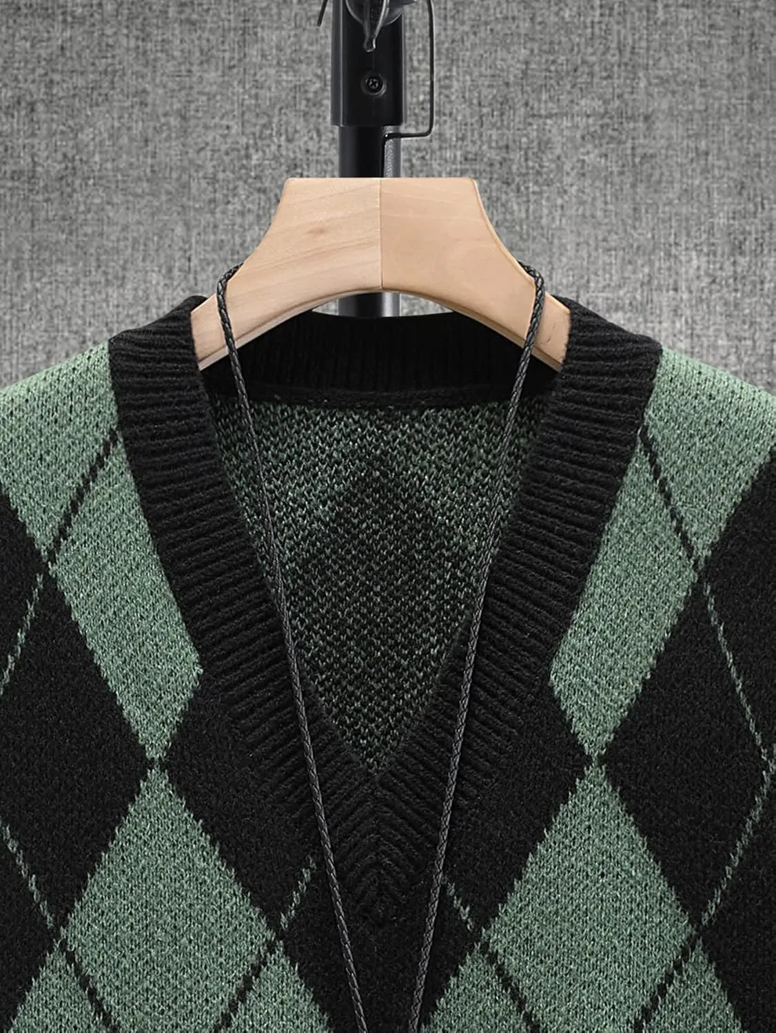 GORGLITTER Men's Striped Cable Knit Sweater Vest Sleeveless V Neck Pullover Sweater Tops